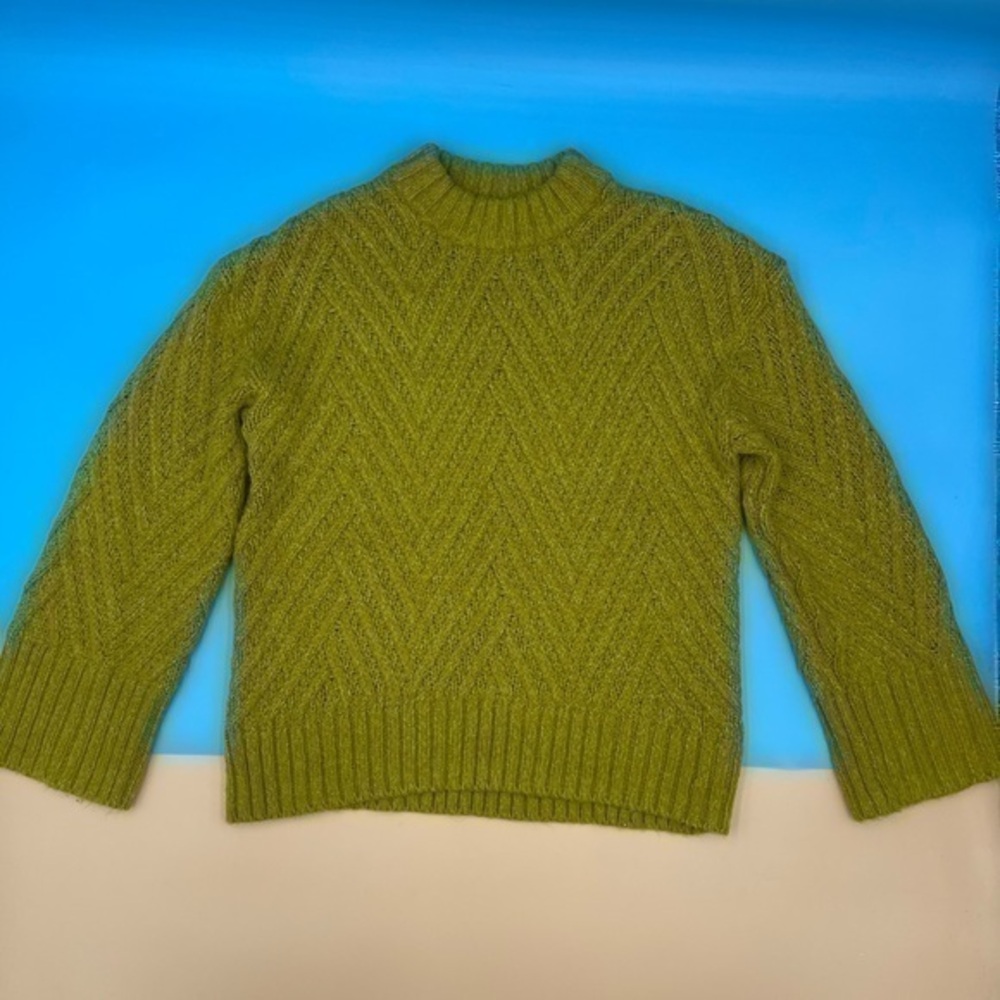 NWOT Knitted Sweater